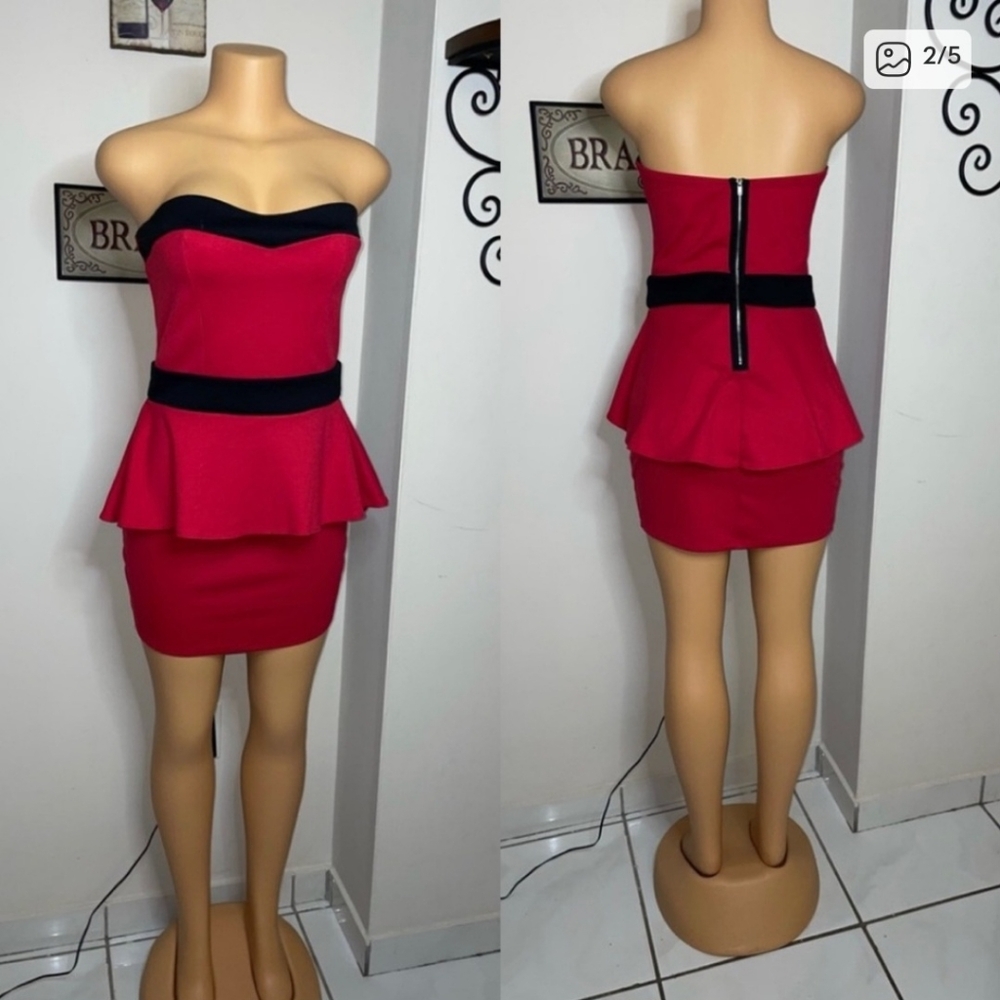 EUC Strapples Strech Dress Size L. Excellent Conditions